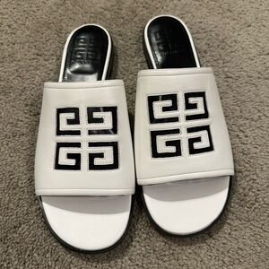 Givenchy White 4G Flat‎ Sandals Sz 40/8.5